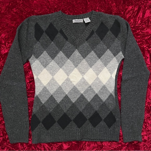 Vintage Evolution Wool V Neck Argyle Sweater - Picture 2 of 13